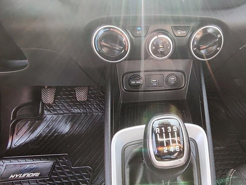 Hyundai VENUE 2021 - Imagen 8 de 12
