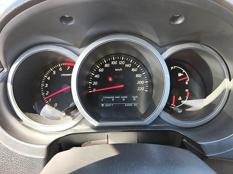 Suzuki GRAND NOMADE 2018 - Imagen 10 de 12