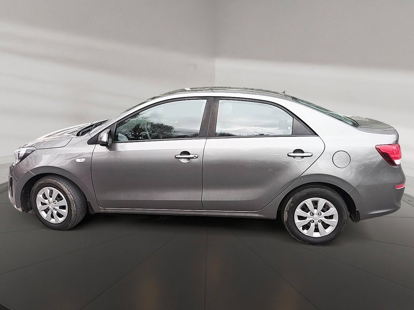 Kia SOLUTO 2023 - Foto 5 de 12