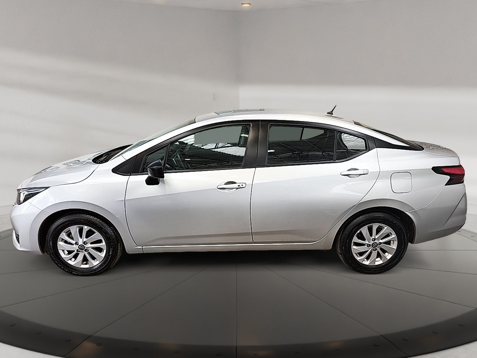 Nissan VERSA 2025 - Foto 4 de 12