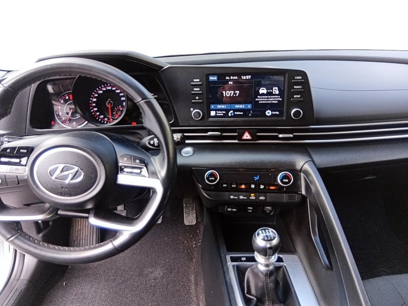Hyundai ELANTRA 2023 - Imagen 7 de 12