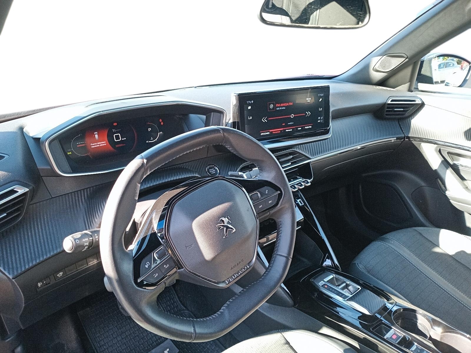 PEUGEOT 2008 2023 - Imagen 9 de 12