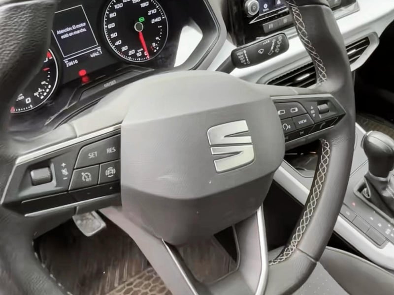 SEAT ARONA 2023 - Imagen 8 de 10
