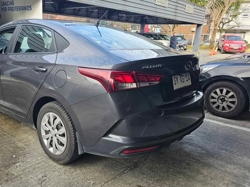 Hyundai ACCENT 2023 - Imagen 3 de 9