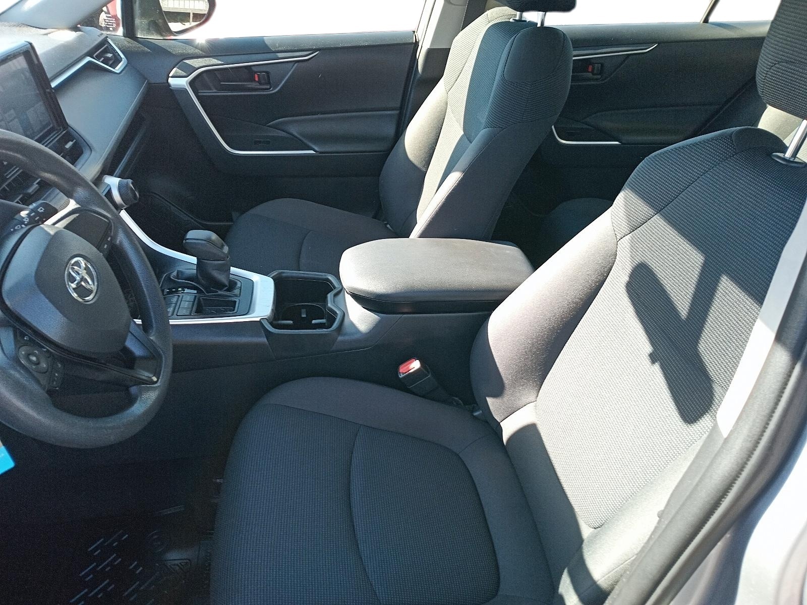 Toyota RAV4 2024 - Imagen 8 de 12
