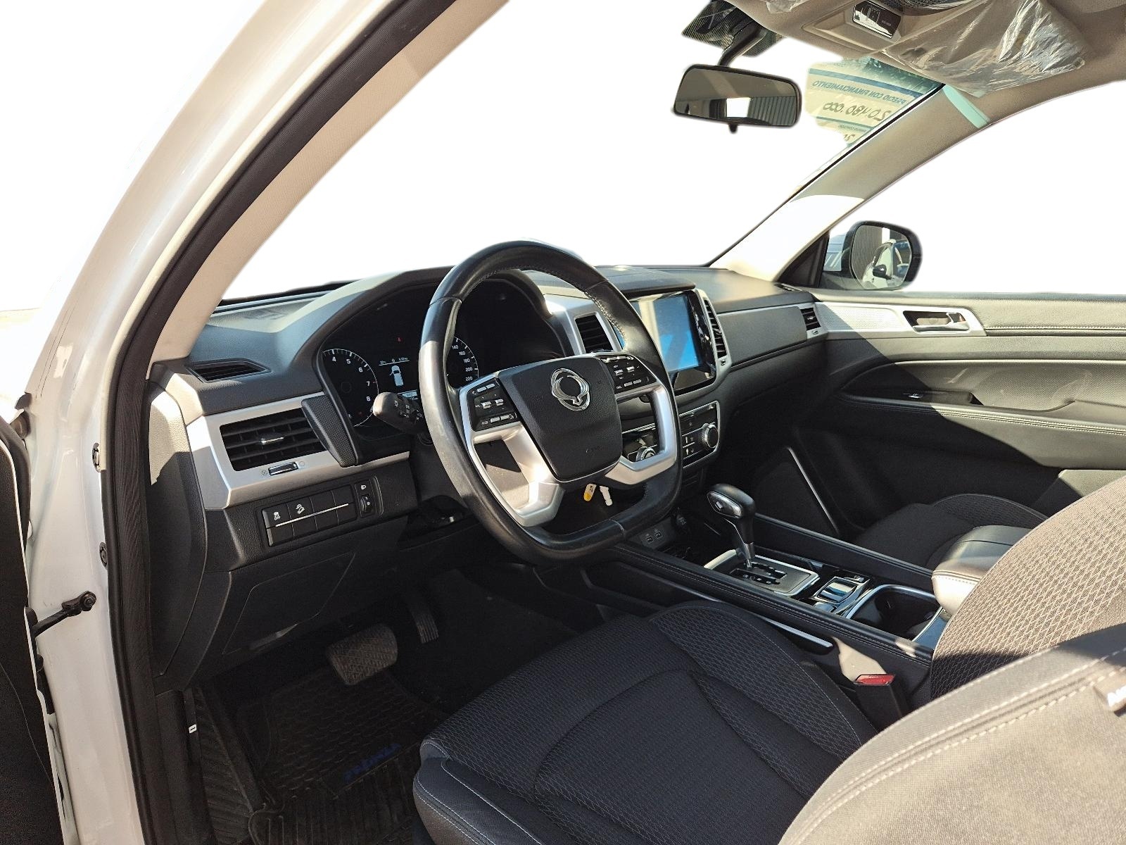 SSANGYONG REXTON 2023 - Imagen 9 de 12
