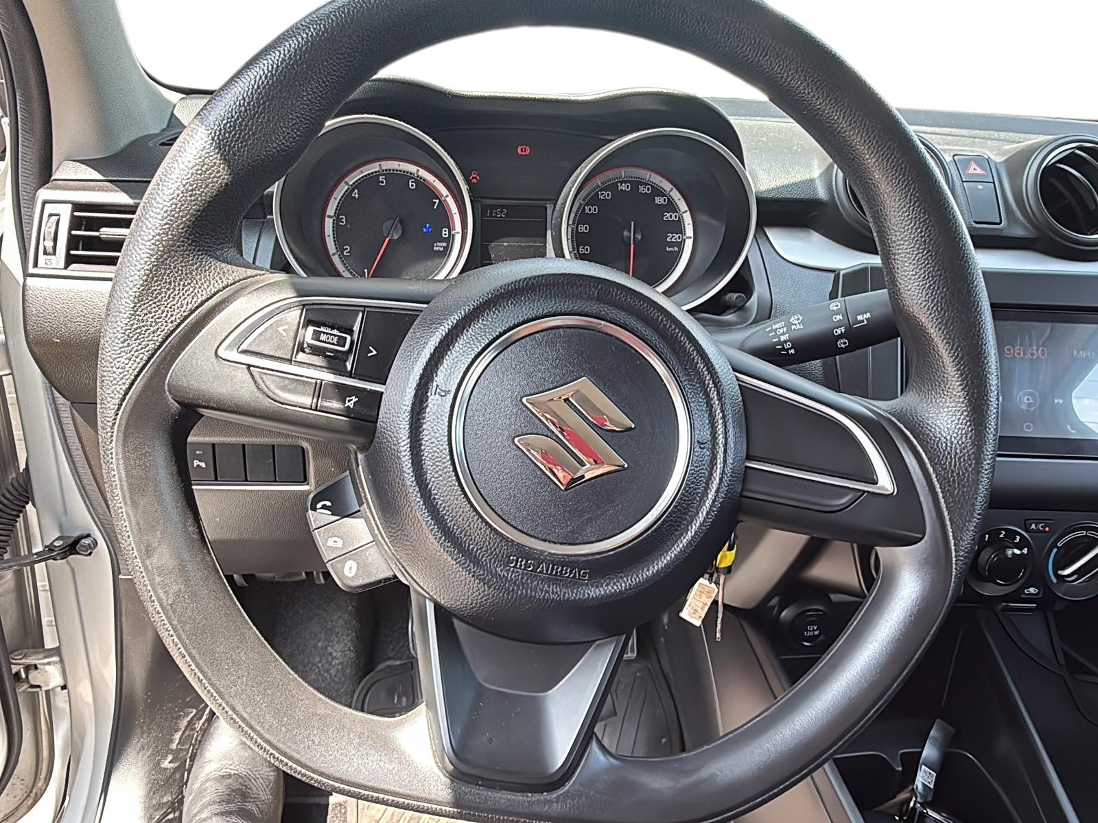Suzuki SWIFT 2023 - Foto 3 de 12