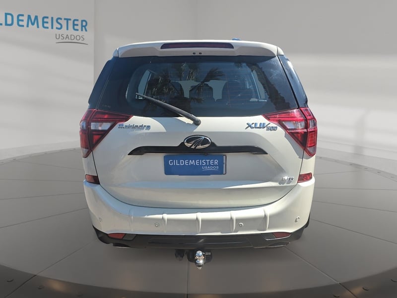 Mahindra XUV500 2020 - Imagen 4 de 12