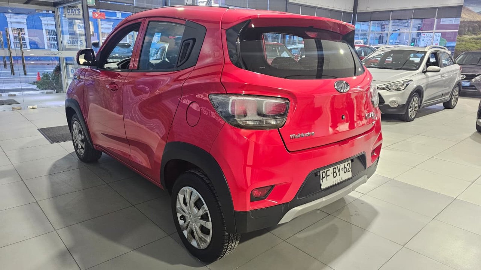 Mahindra KUV100 2020 - Imagen 5 de 11