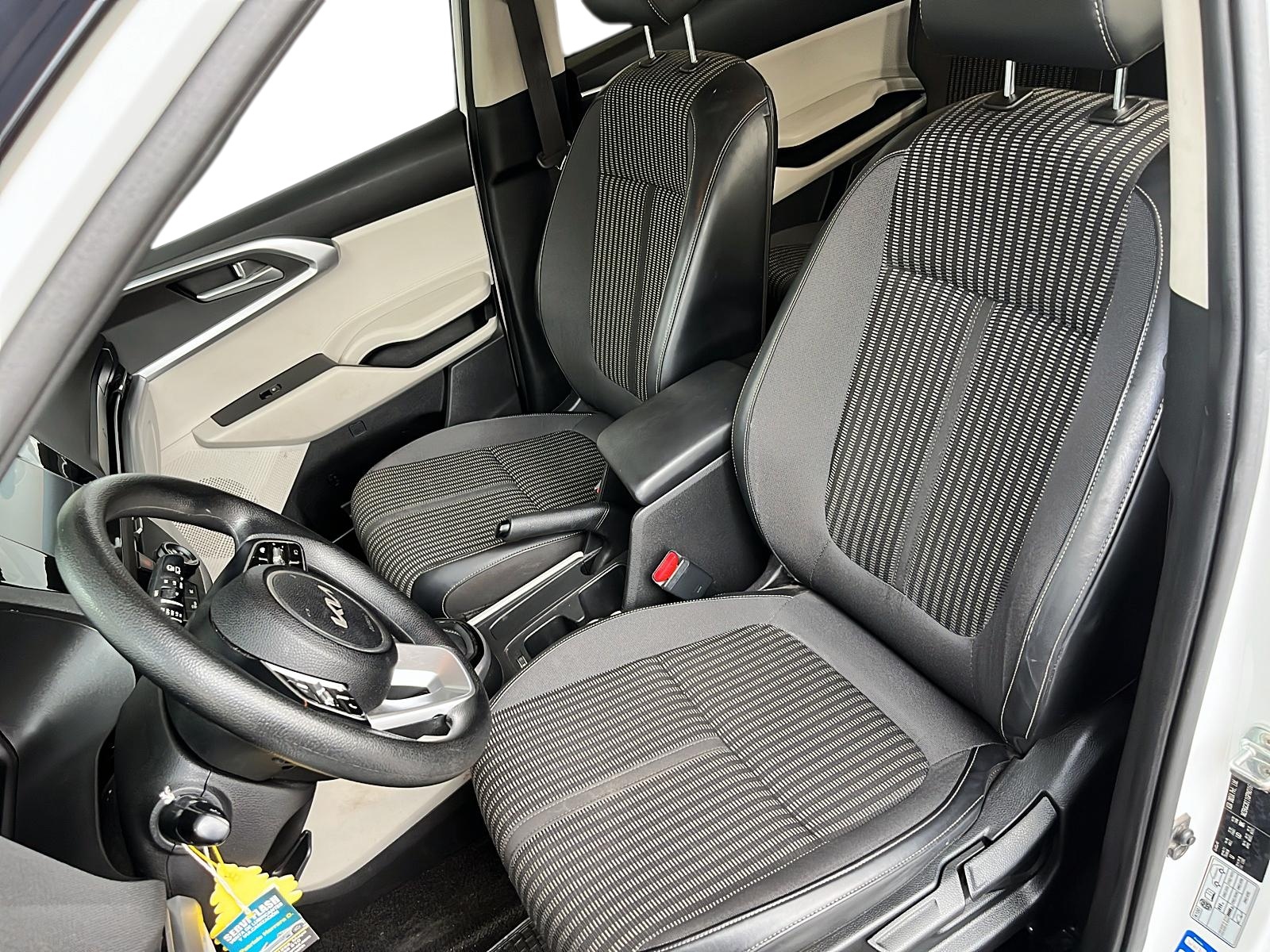 KIA CARENS 2023 - Imagen 8 de 12