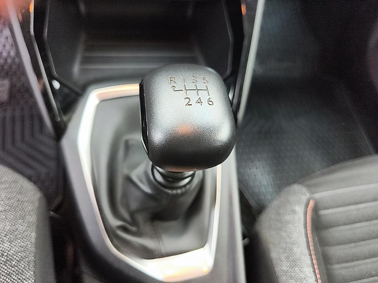 Peugeot 2008 P2 2021 - Imagen 9 de 12
