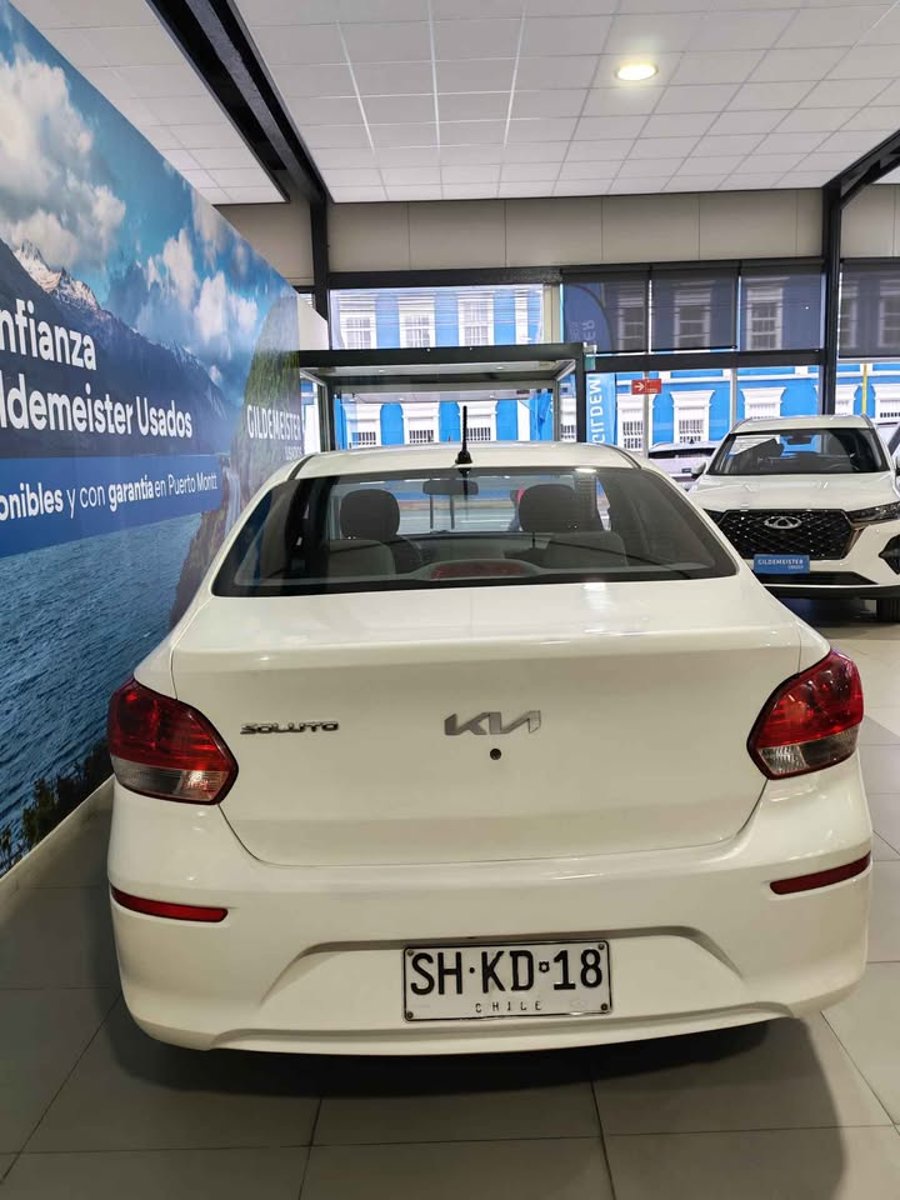 Kia SOLUTO 2023 - Imagen 3 de 9