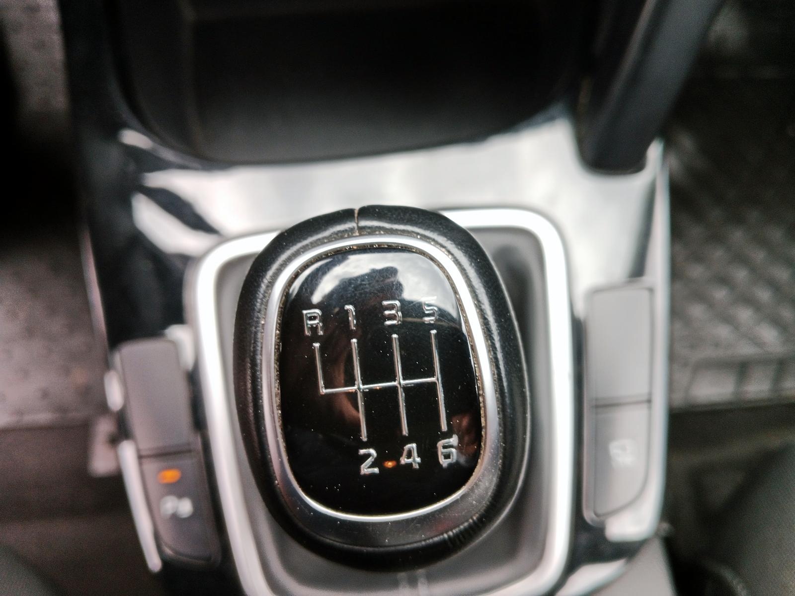 Kia SELTOS 2023 - Imagen 9 de 12