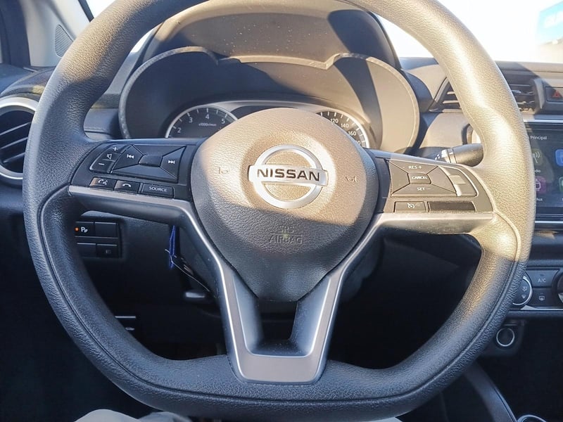 Nissan VERSA 2021 - Imagen 11 de 12