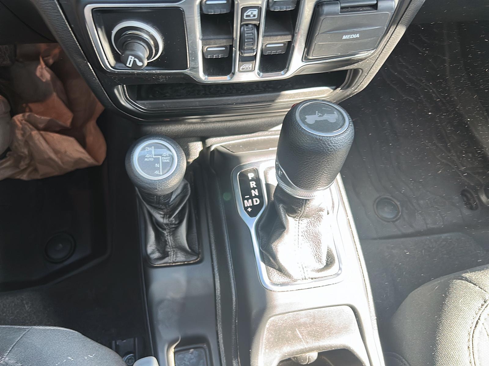 JEEP WRANGLER 2022 - Imagen 11 de 12