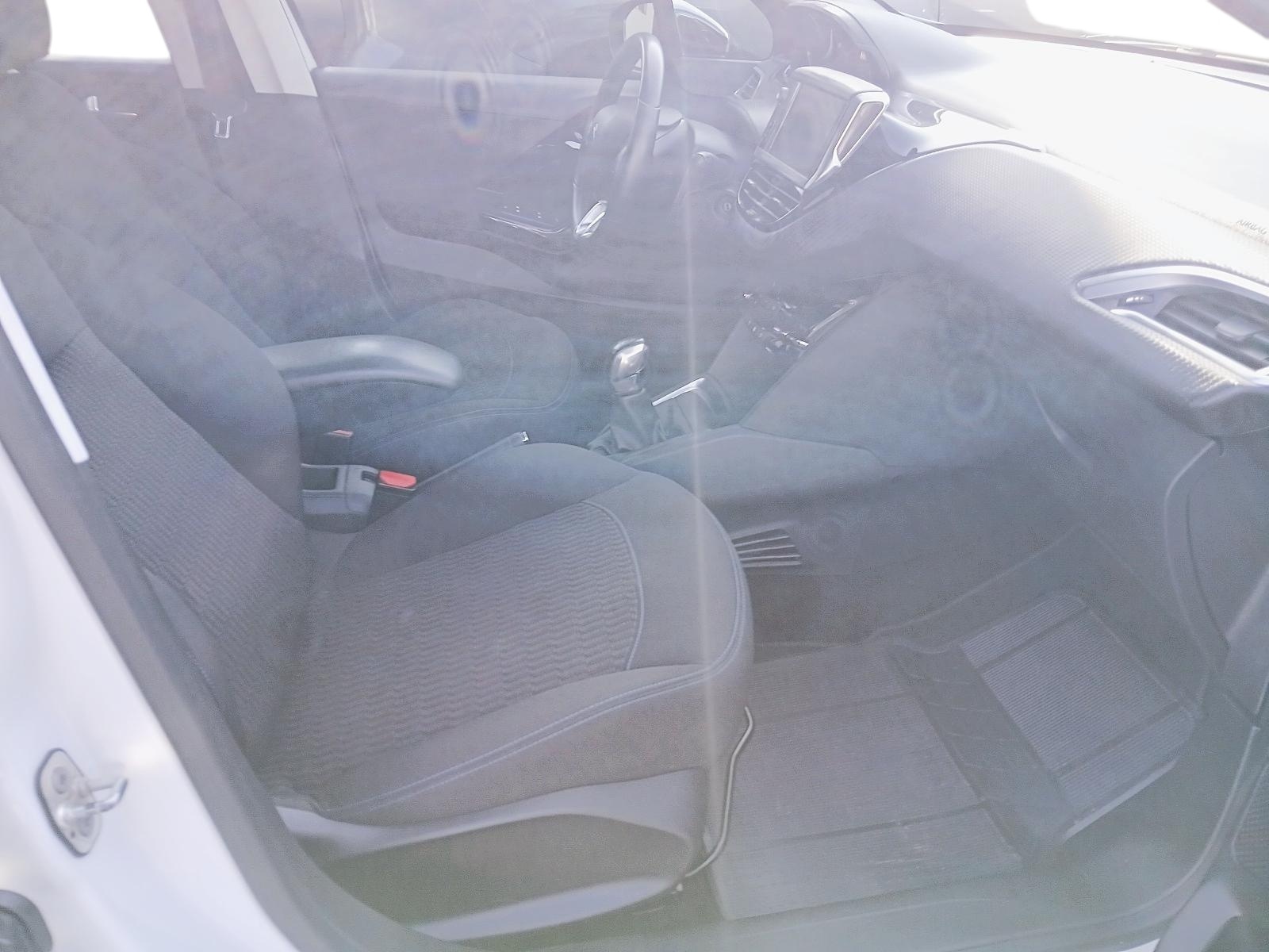 Peugeot 208 2021 - Imagen 8 de 12