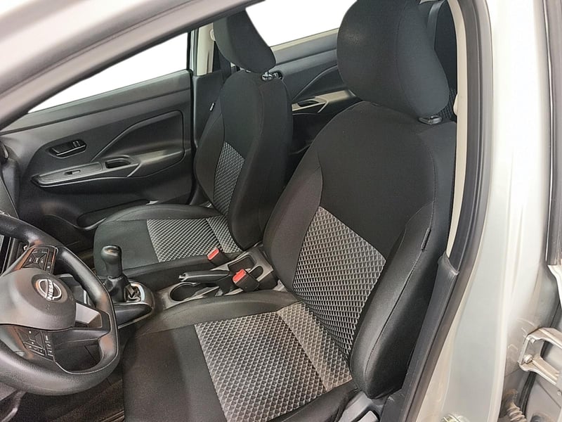 Nissan VERSA 2025 - Imagen 7 de 12