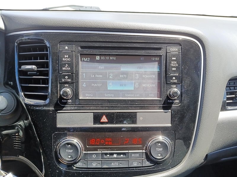 Mitsubishi OUTLANDER 2019 - Imagen 8 de 12