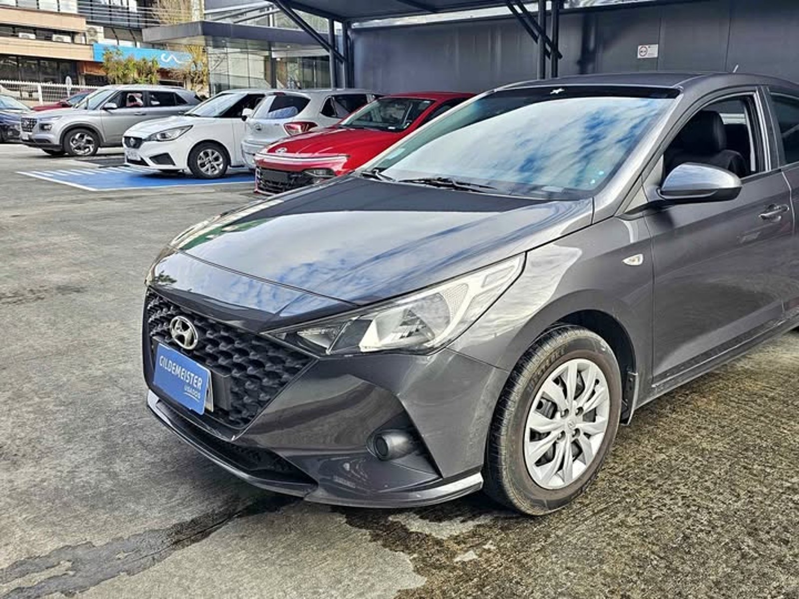 Hyundai ACCENT 2023 - Foto 2 de 9