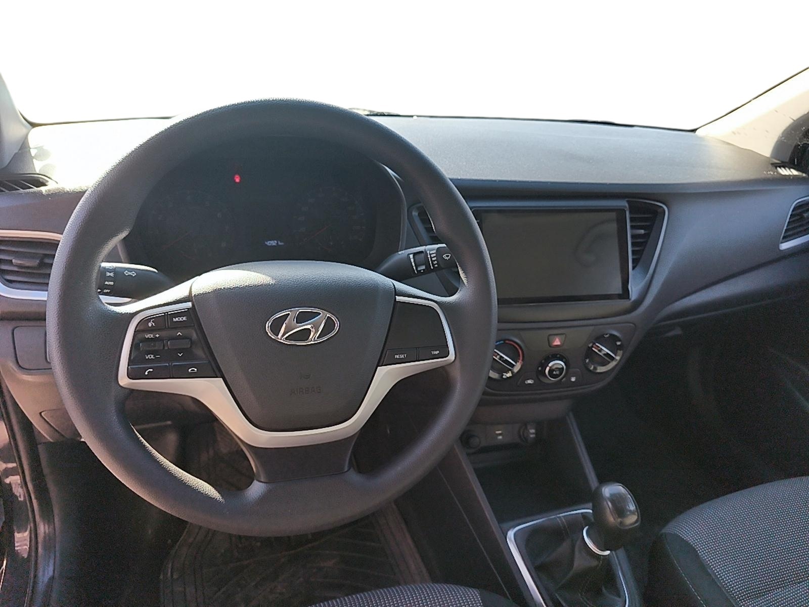 HYUNDAI ACCENT 2022 - Imagen 7 de 11