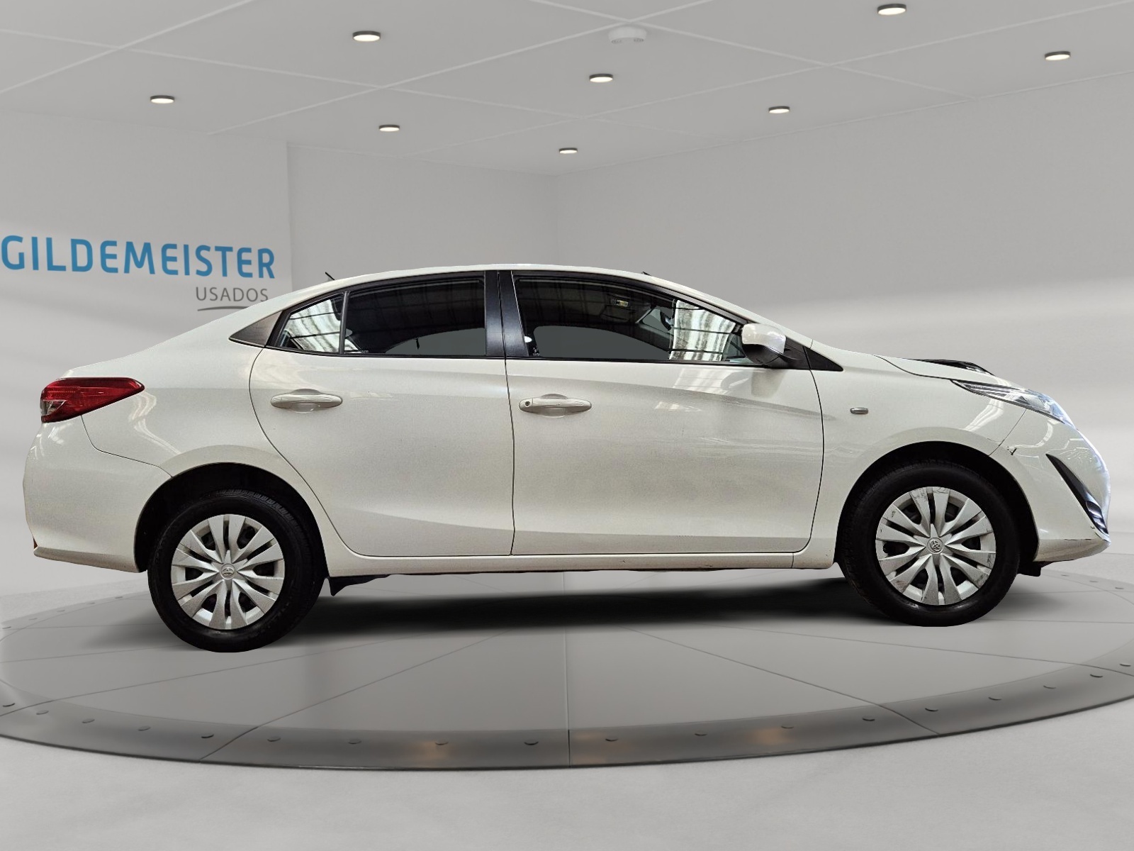 TOYOTA YARIS 2020 - Imagen 3 de 11