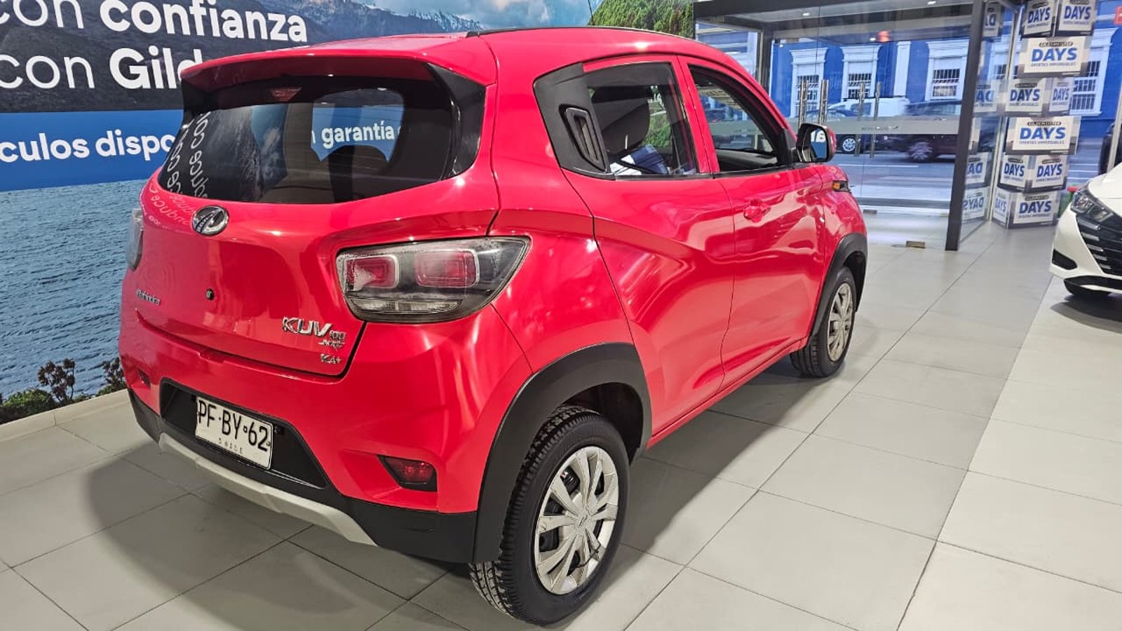 Mahindra KUV100 2020 - Imagen 3 de 11