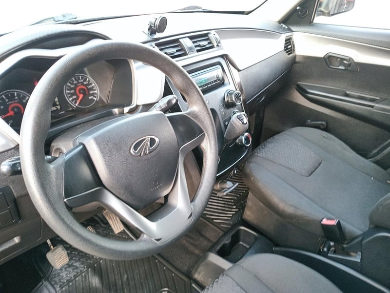 Mahindra KUV100 2020 - Imagen 9 de 10
