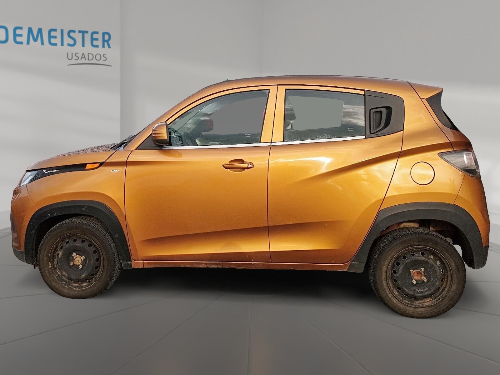 Mahindra KUV100 2020 - Foto 4 de 10
