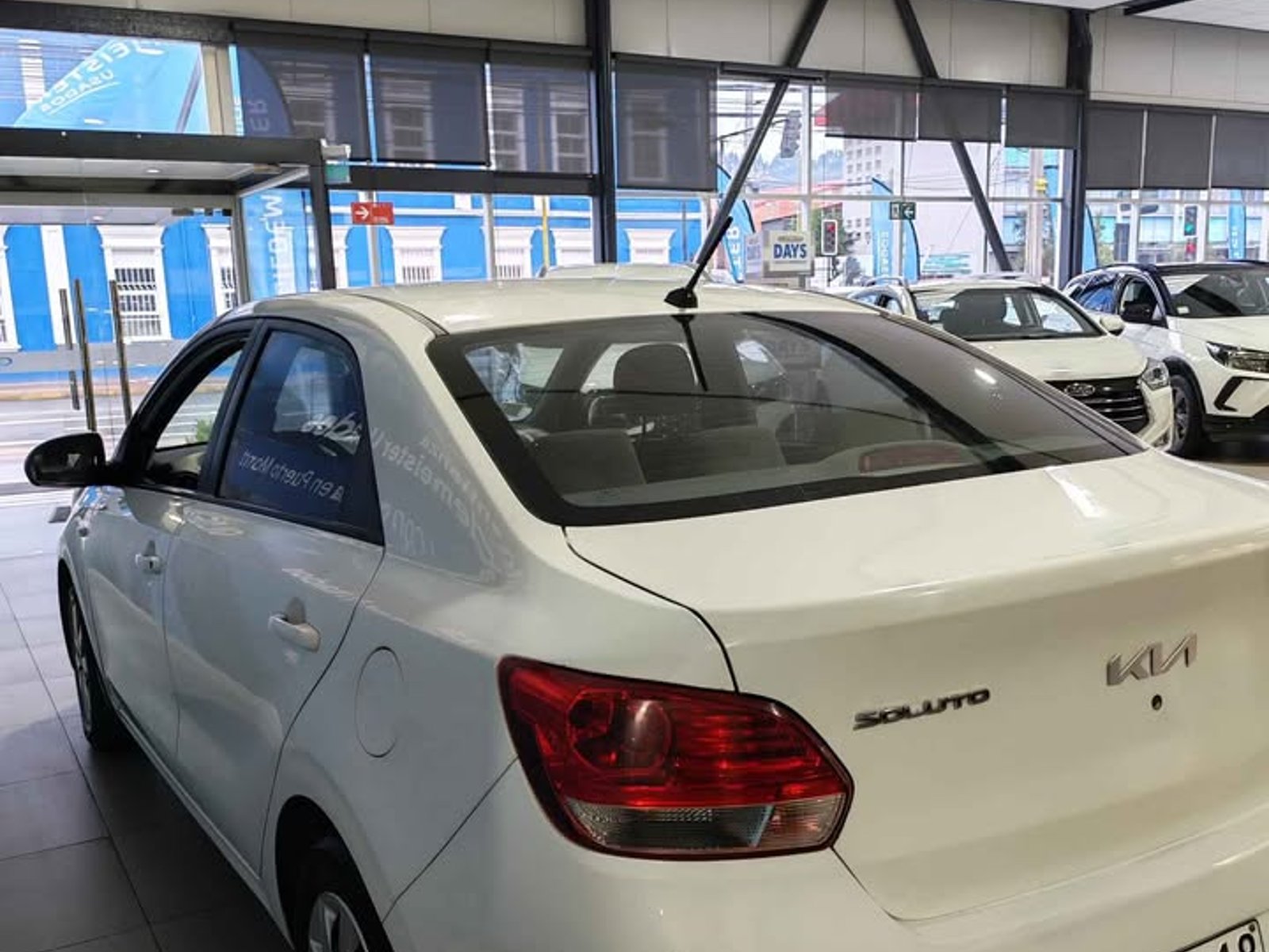 Kia SOLUTO 2023 - Foto 4 de 9