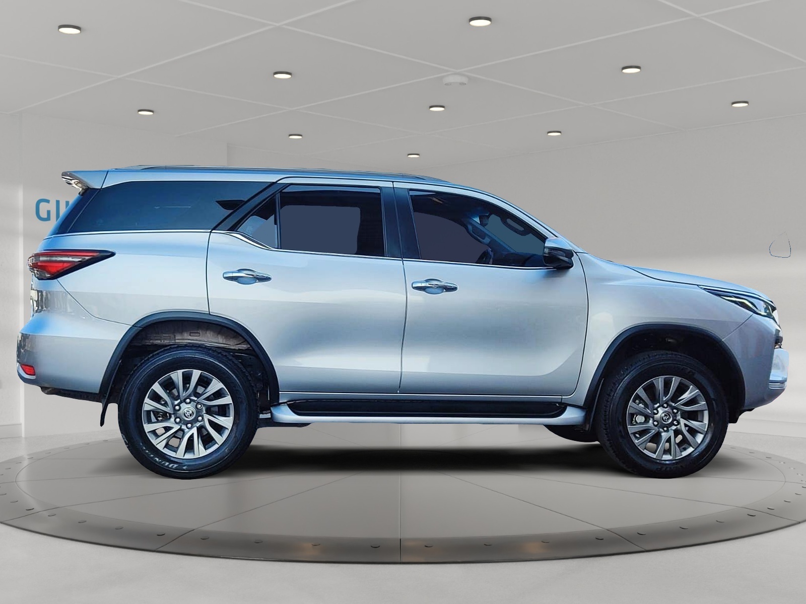 TOYOTA FORTUNER 2023 - Imagen 5 de 12