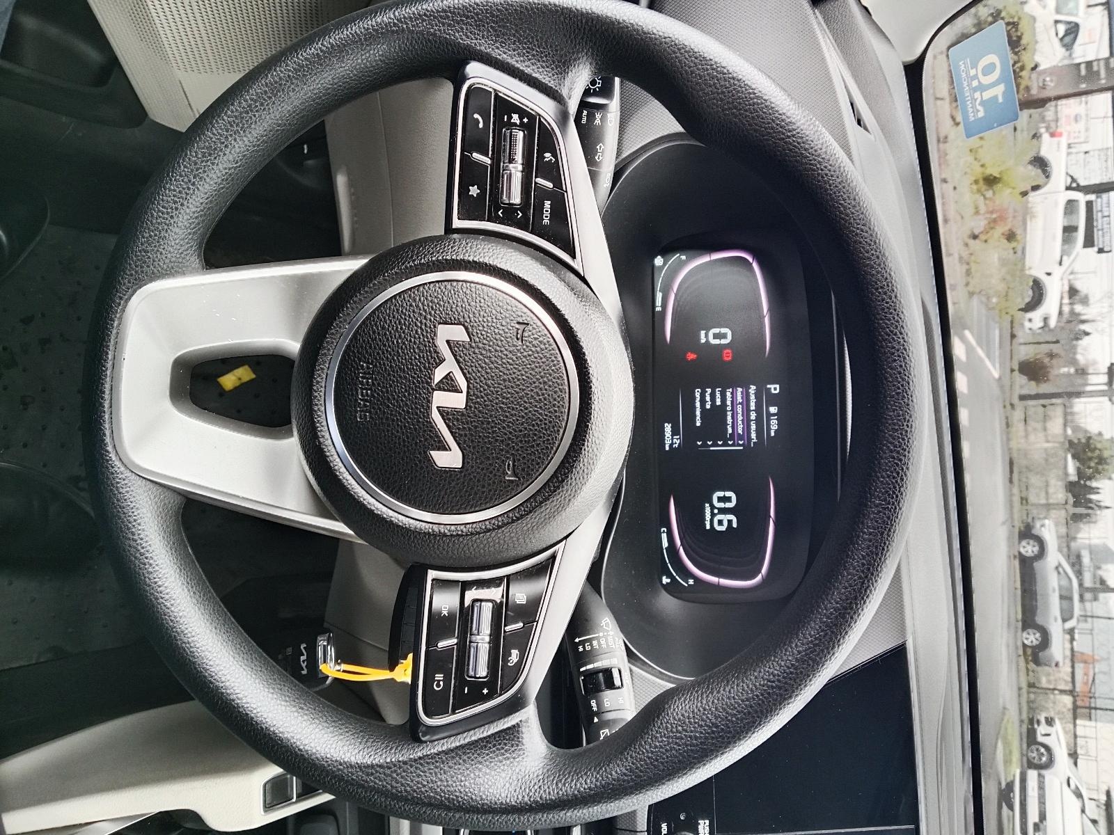 Kia CARENS 2024 - Imagen 9 de 12