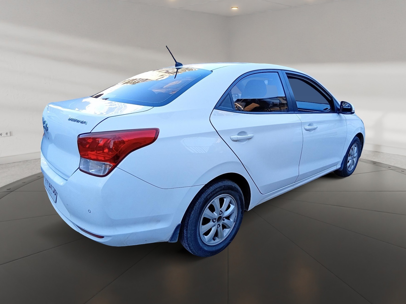 Hyundai VERNA 2021 - Foto 3 de 12