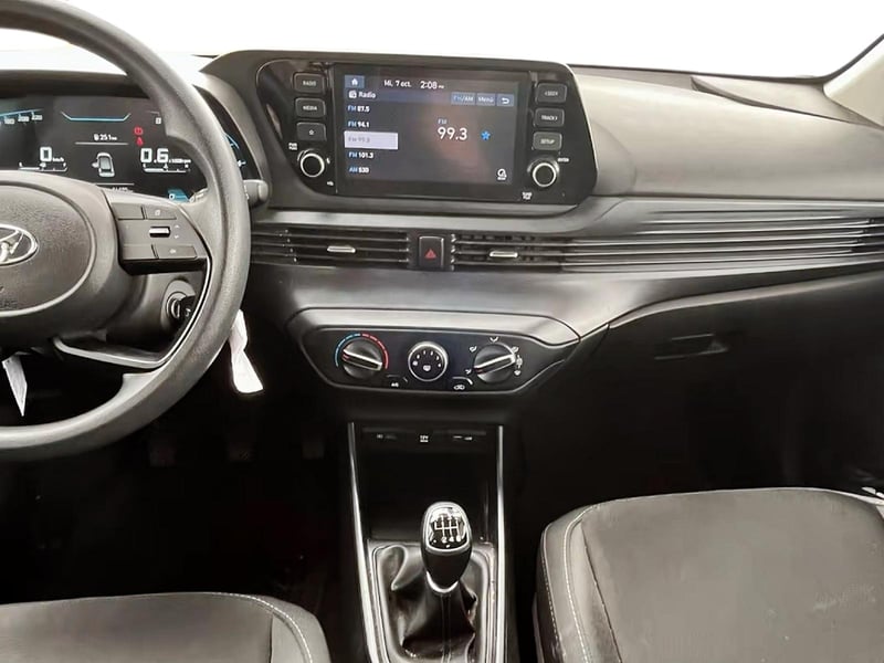 Hyundai I-20 2023 - Imagen 8 de 12
