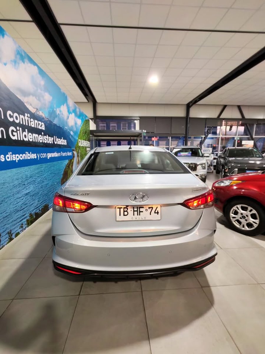 HYUNDAI ACCENT 2024 - Imagen 7 de 12