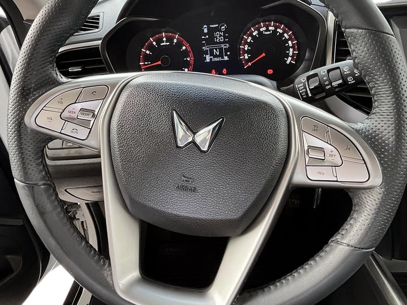 Mahindra XUV300 2025 - Imagen 8 de 12