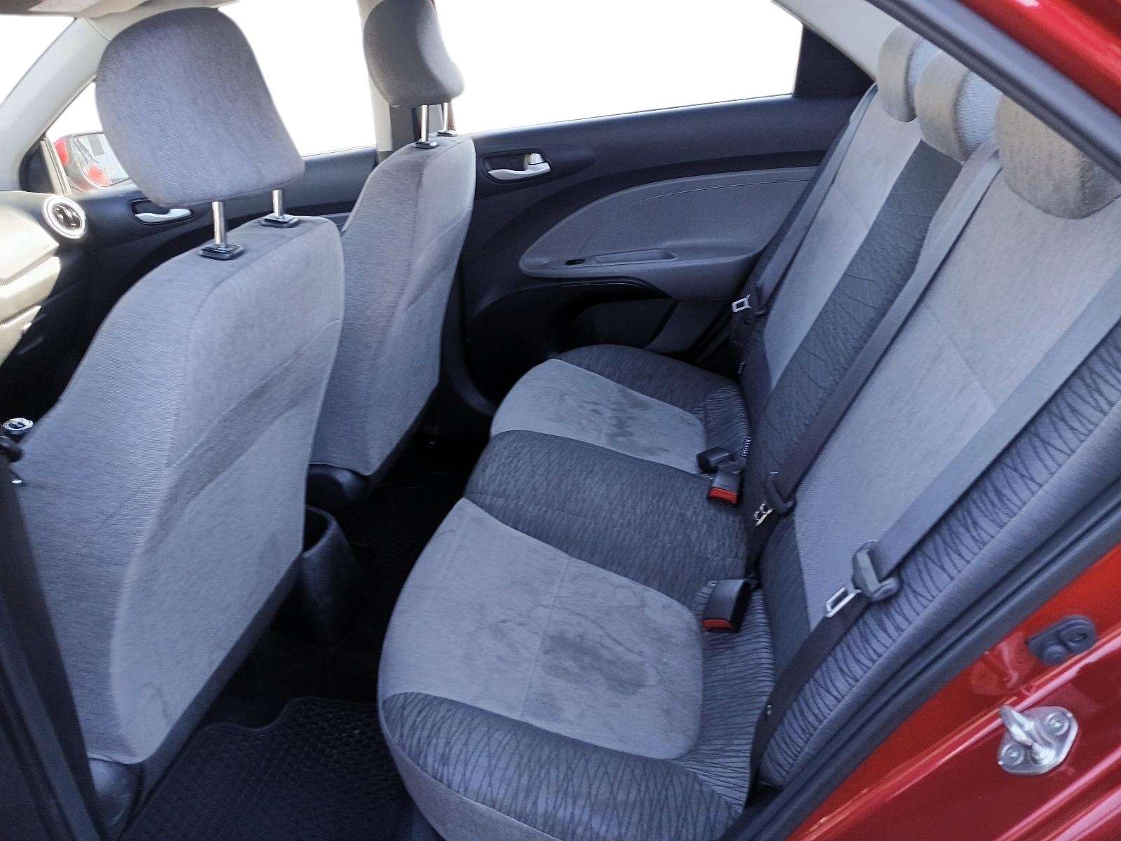 Kia SOLUTO 2025 - Imagen 9 de 12