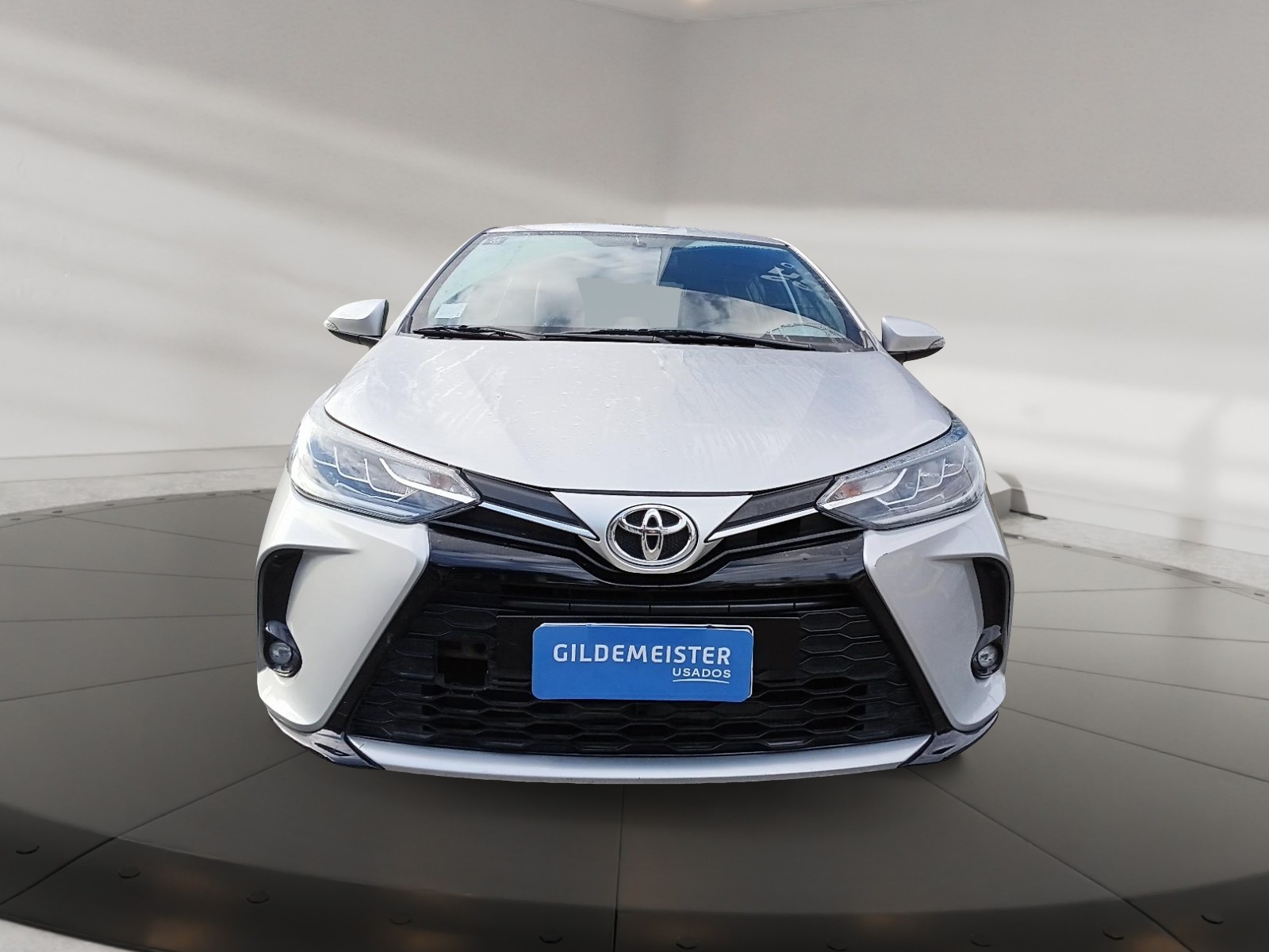 Toyota YARIS 2022 - Foto 2 de 12