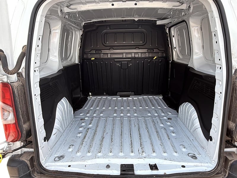 Opel COMBO 2024 - Imagen 8 de 11