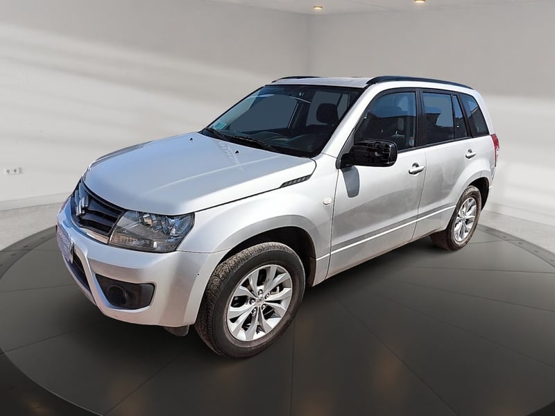 Suzuki GRAND NOMADE 2018
