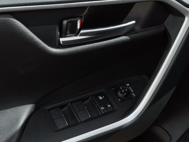 Toyota RAV4 2025 - Imagen 10 de 12