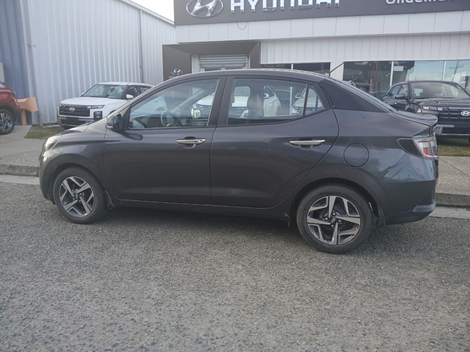 Hyundai GRAND I-10 2022 - Foto 4 de 8