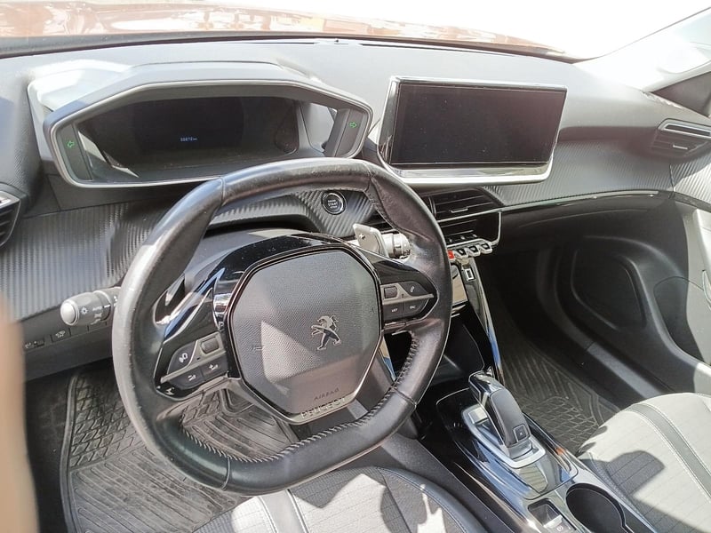 Peugeot 2008 2021 - Imagen 8 de 10