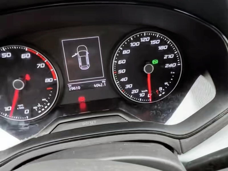SEAT ARONA 2023 - Imagen 9 de 10