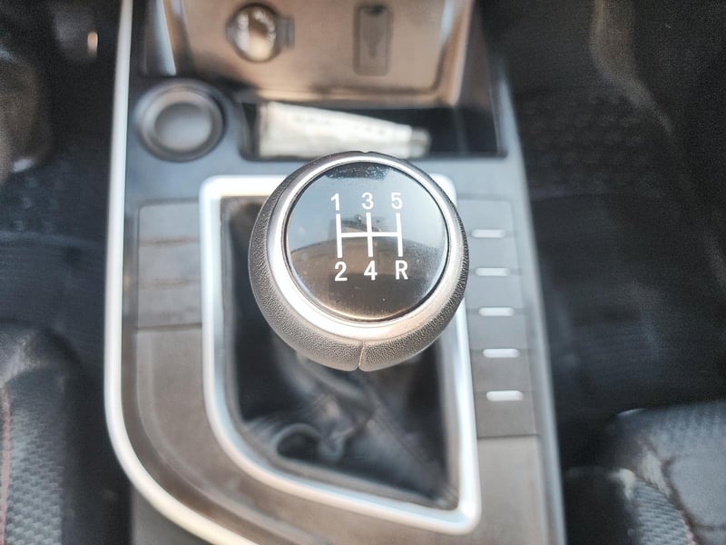 Dongfeng JOYEAR SX6 2022 - Imagen 7 de 12