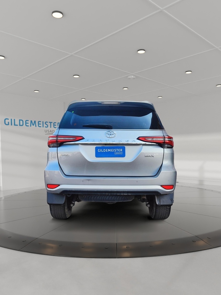 TOYOTA FORTUNER 2023 - Imagen 3 de 12