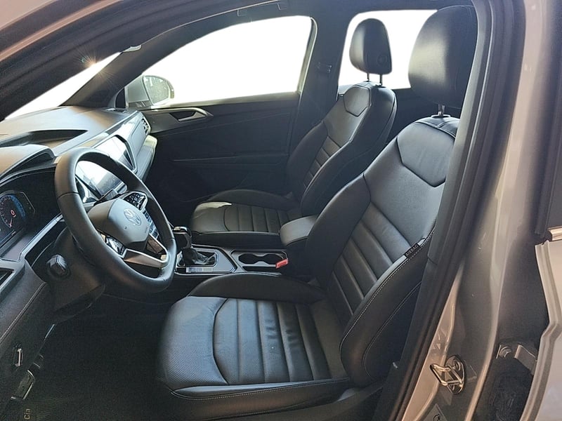 Volkswagen TAOS 2025 - Imagen 8 de 12