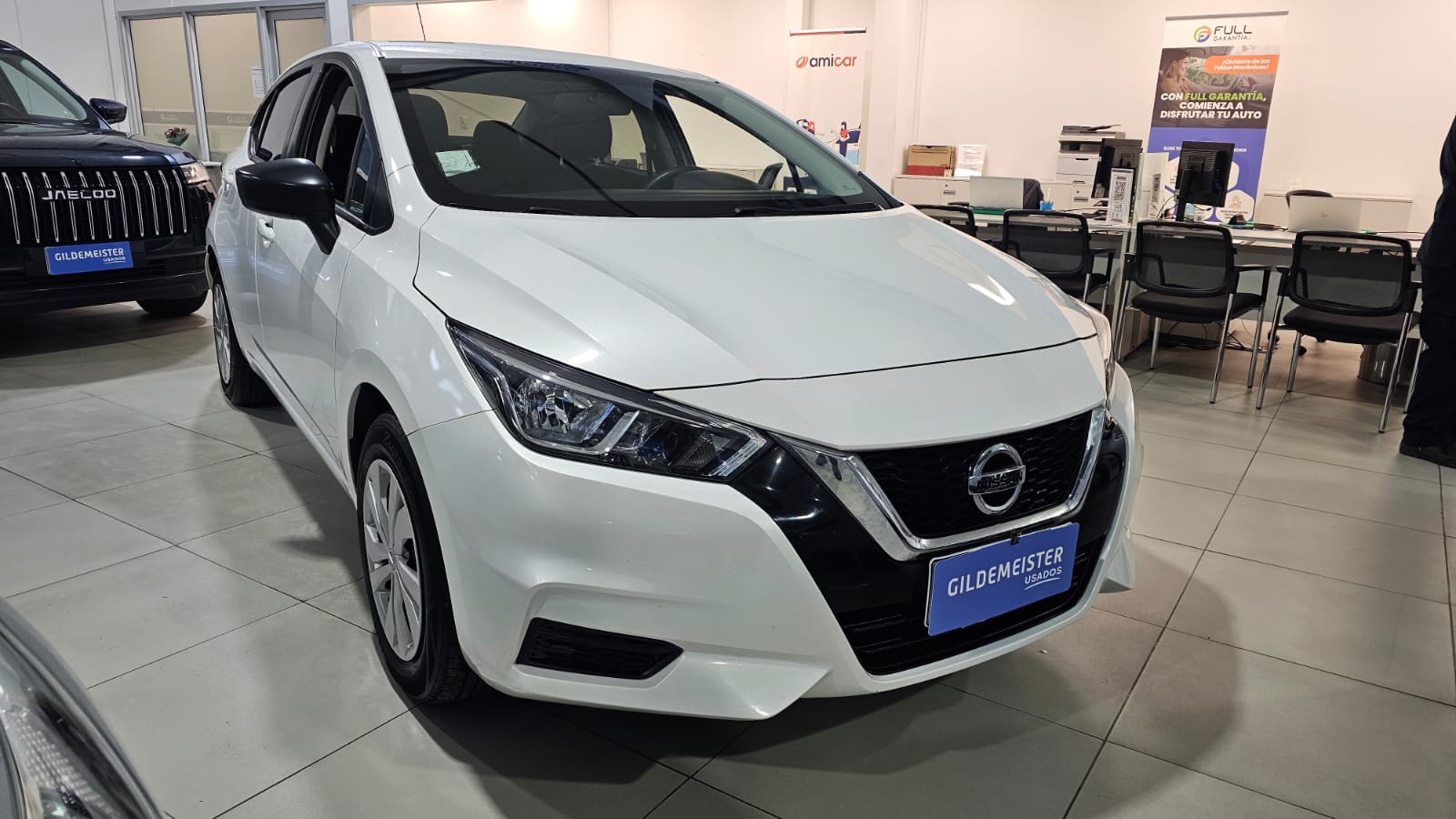 NISSAN VERSA 2023 - Foto 3 de 12