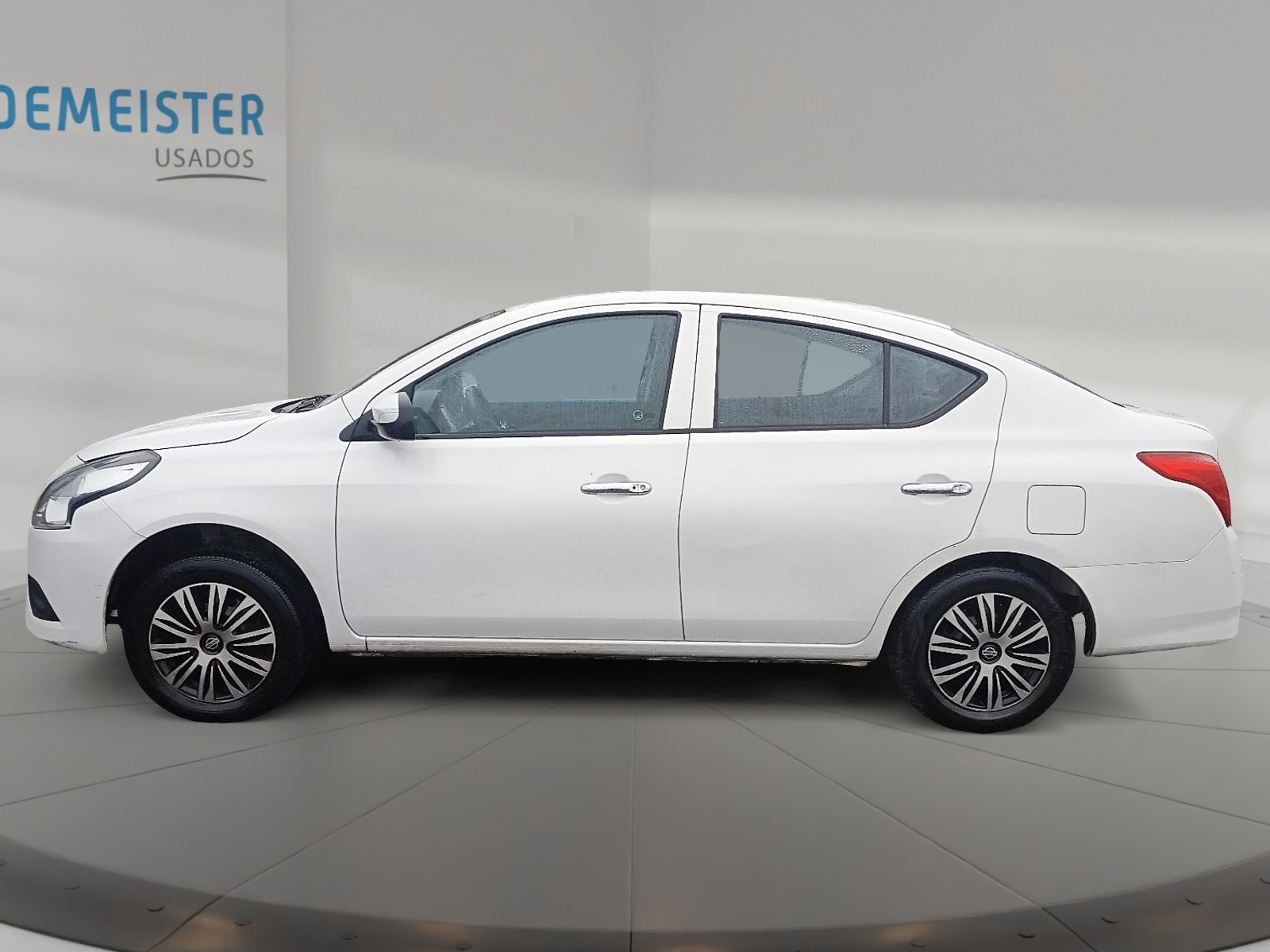 NISSAN VERSA 2019 - Foto 4 de 11