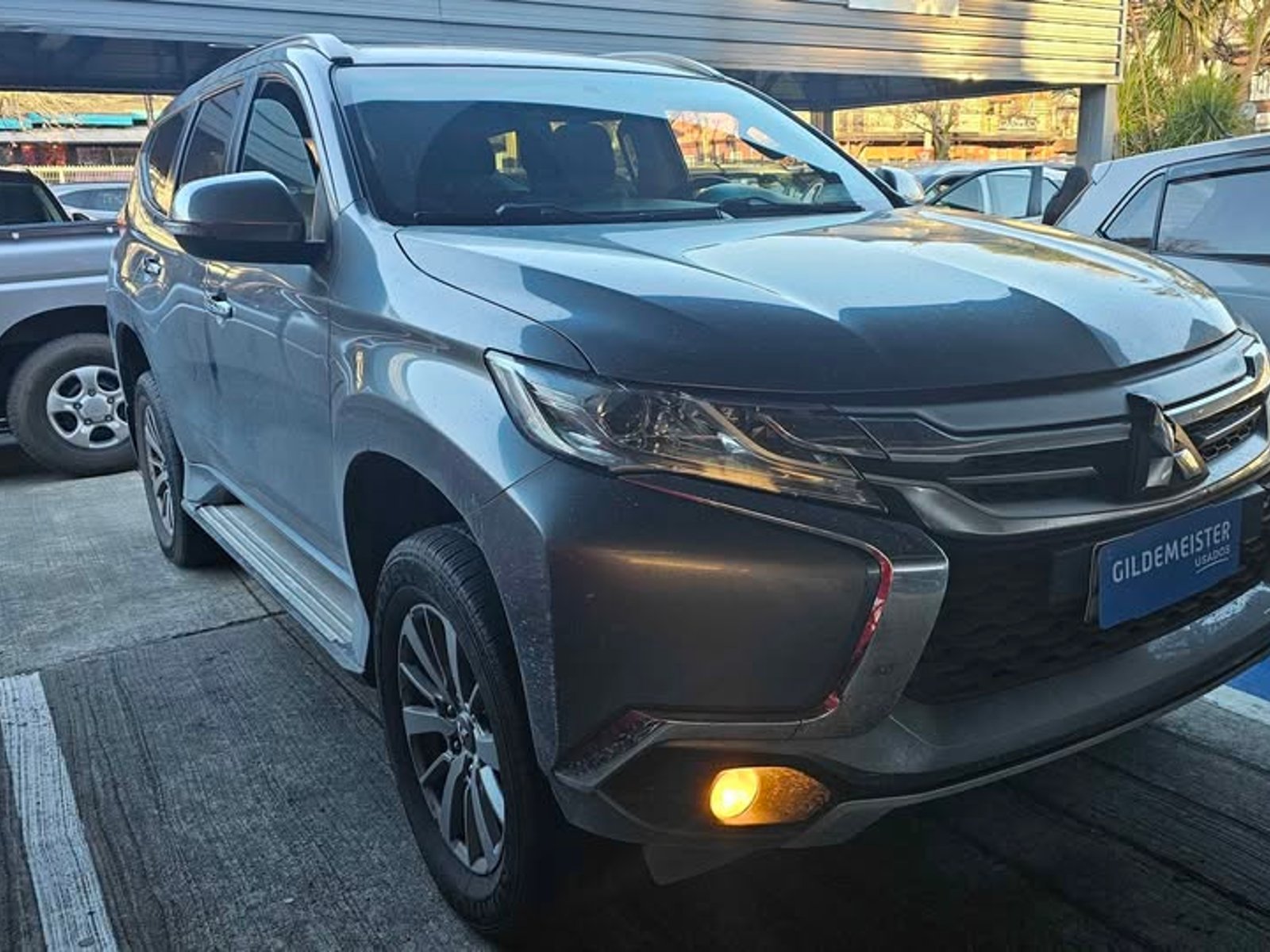 Mitsubishi MONTERO 2018 - Foto 2 de 11