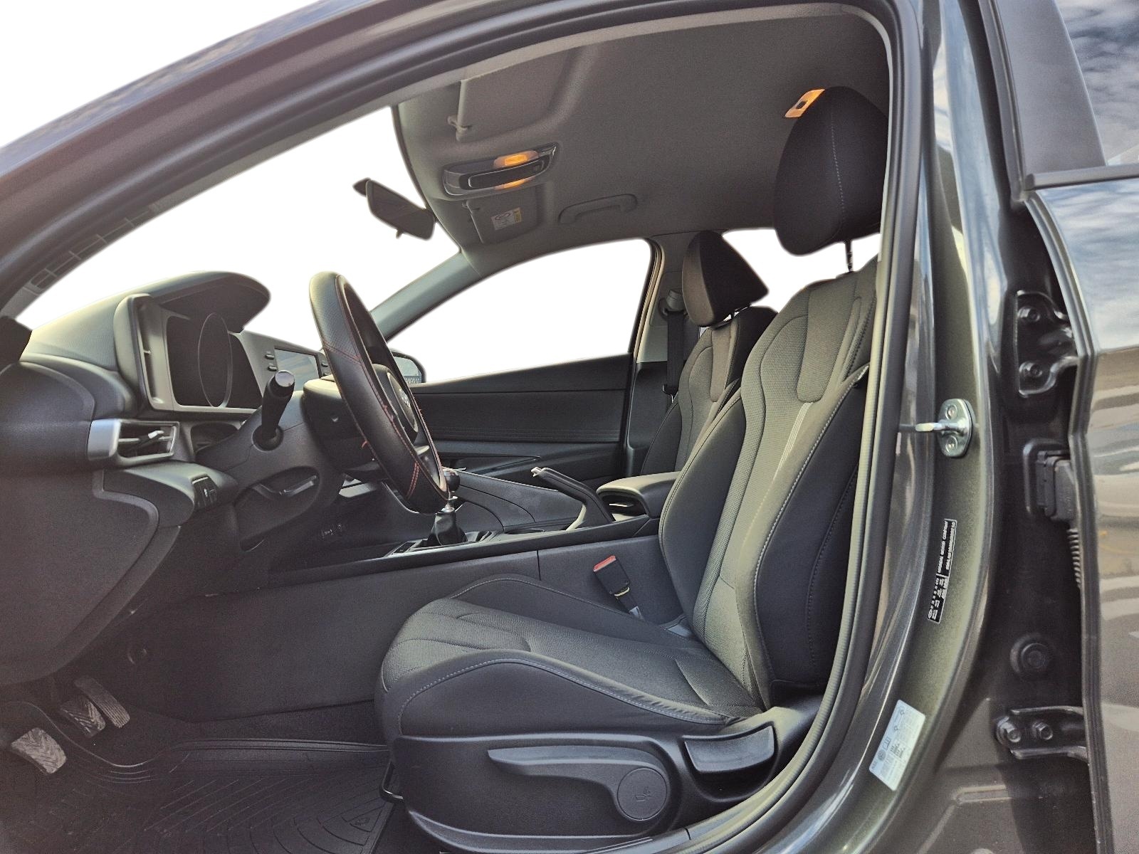 HYUNDAI ELANTRA 2022 - Imagen 6 de 12